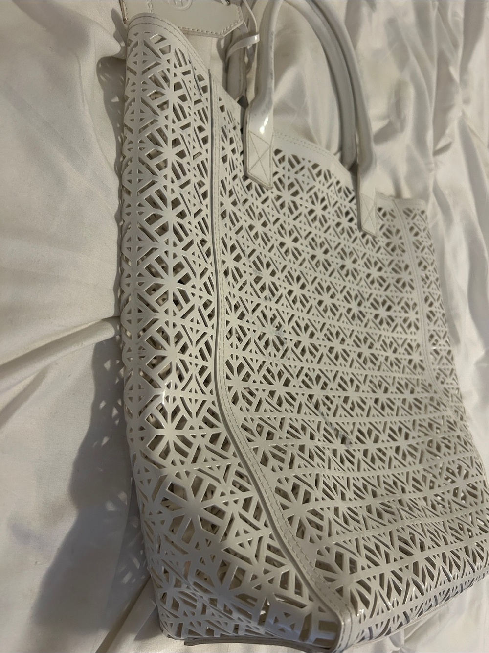 White Laser-Cut Tote Bag with Tag - Picture 3 of 3